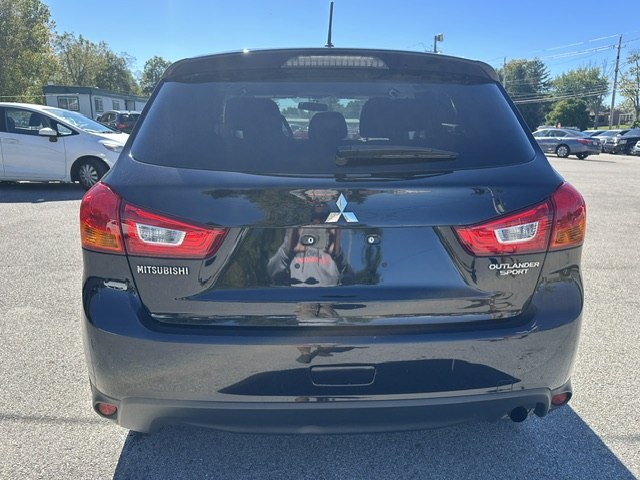 Photo 4 of this MITSUBISHI OUTLANDER SPORT