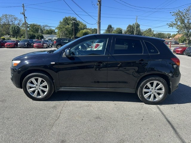 Photo 6 of this MITSUBISHI OUTLANDER SPORT