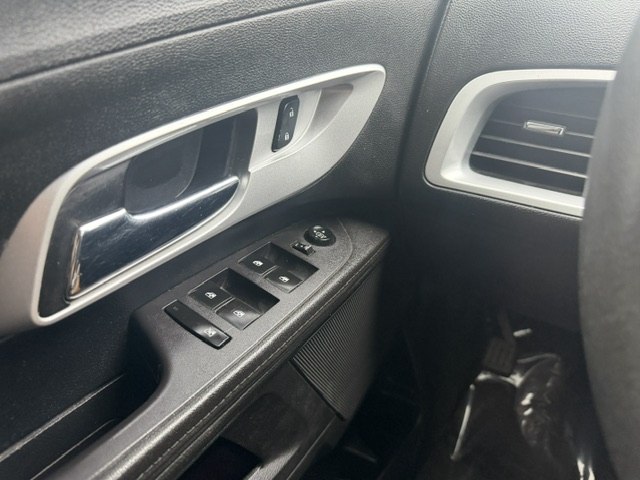 Photo 20 of this CHEVROLET EQUINOX