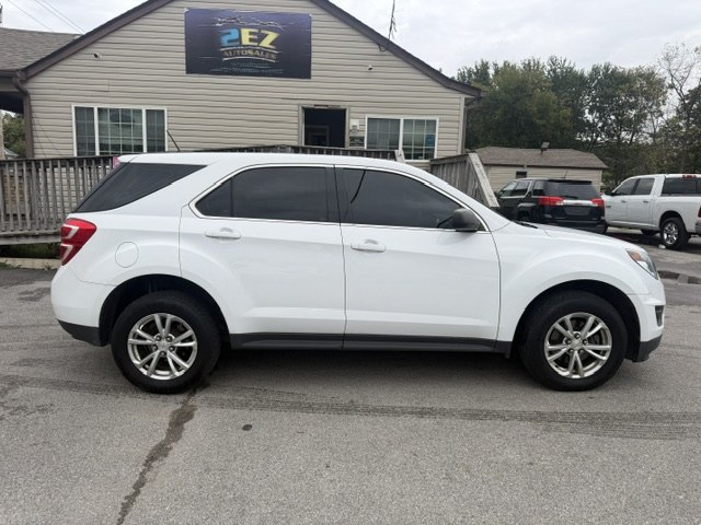 Photo 2 of this CHEVROLET EQUINOX
