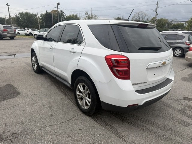 Photo 5 of this CHEVROLET EQUINOX