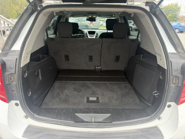 Photo 12 of this CHEVROLET EQUINOX