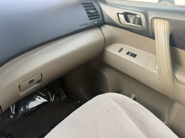 Photo 19 of this TOYOTA HIGHLANDER