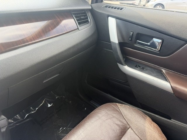 Photo 19 of this FORD EDGE