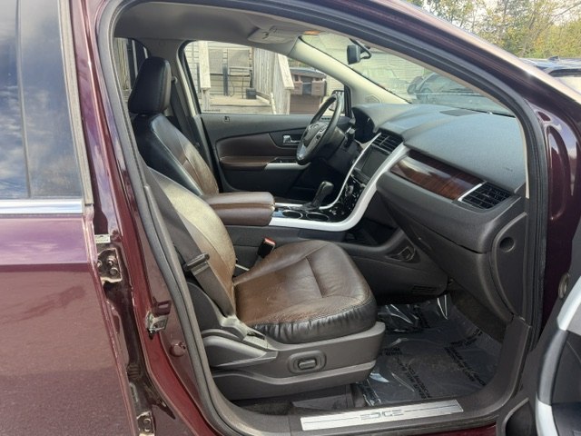 Photo 15 of this FORD EDGE