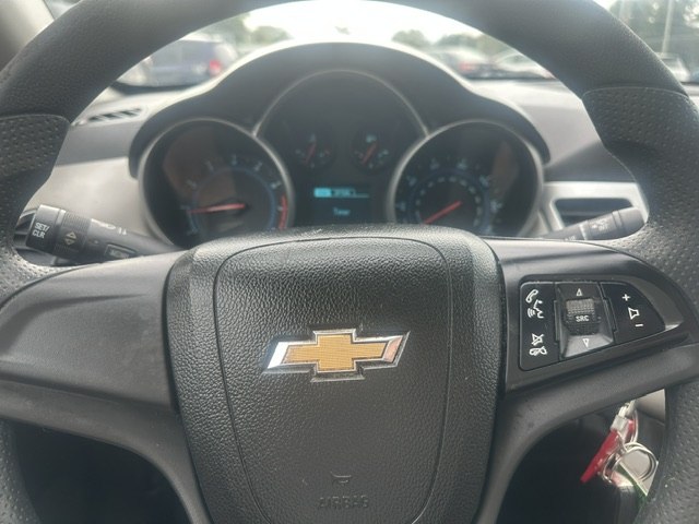 Photo 11 of this CHEVROLET CRUZE