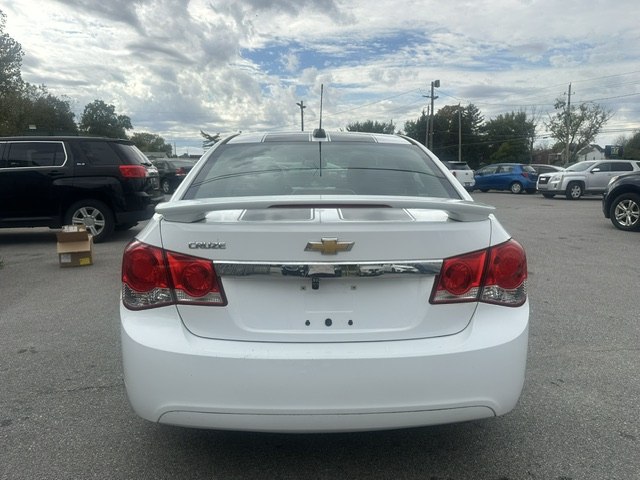 Photo 4 of this CHEVROLET CRUZE