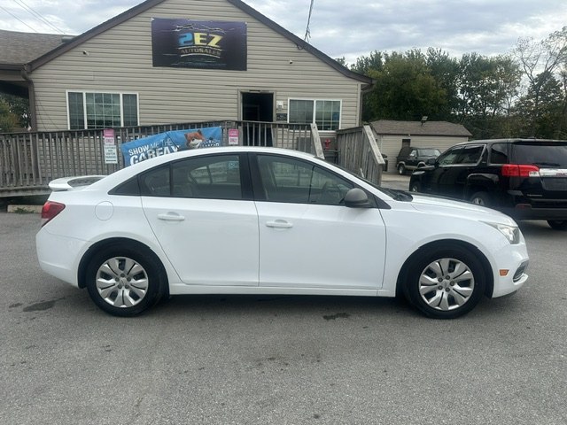 Photo 2 of this CHEVROLET CRUZE