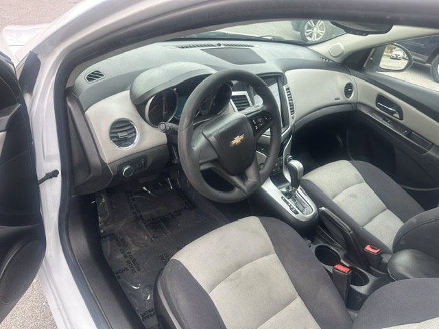 Photo 9 of this CHEVROLET CRUZE