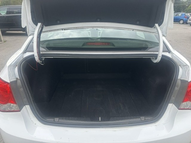 Photo 18 of this CHEVROLET CRUZE