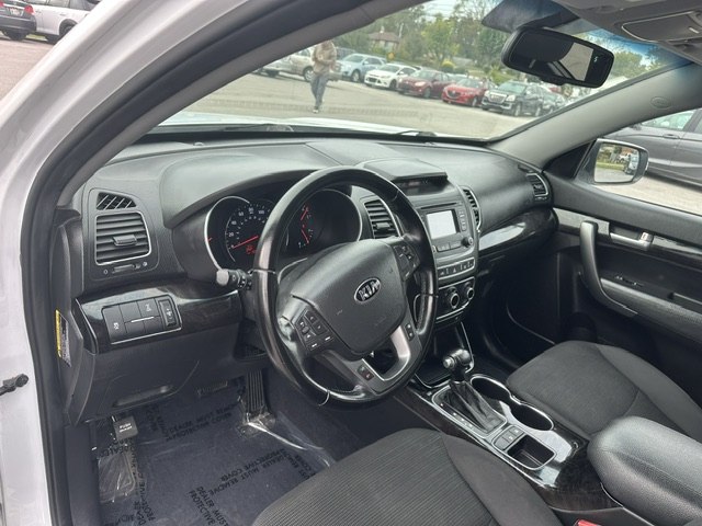 Photo 9 of this KIA SORENTO