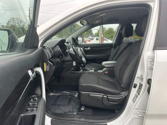 Photo 15 of this KIA SORENTO