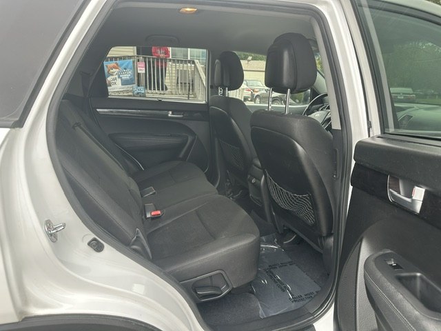 Photo 18 of this KIA SORENTO
