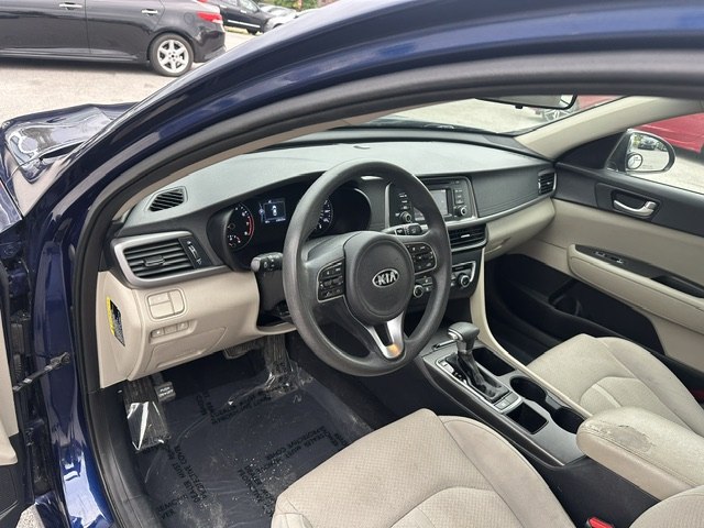 Photo 9 of this KIA OPTIMA