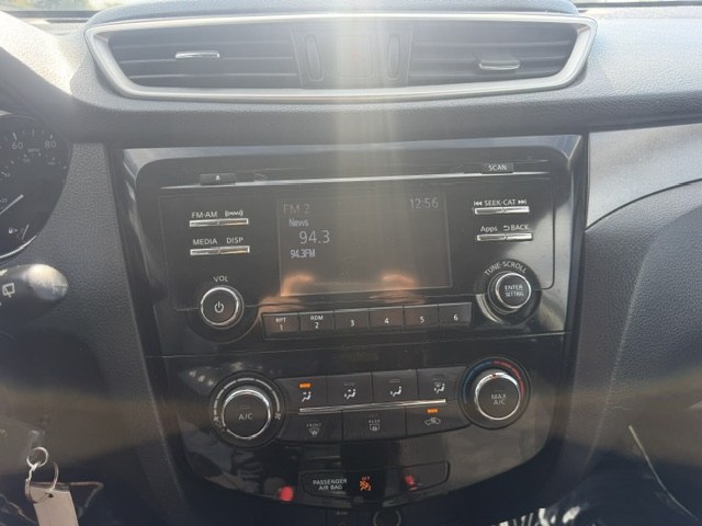 Photo 17 of this NISSAN ROGUE