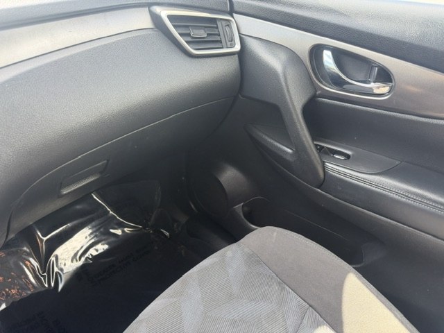 Photo 19 of this NISSAN ROGUE