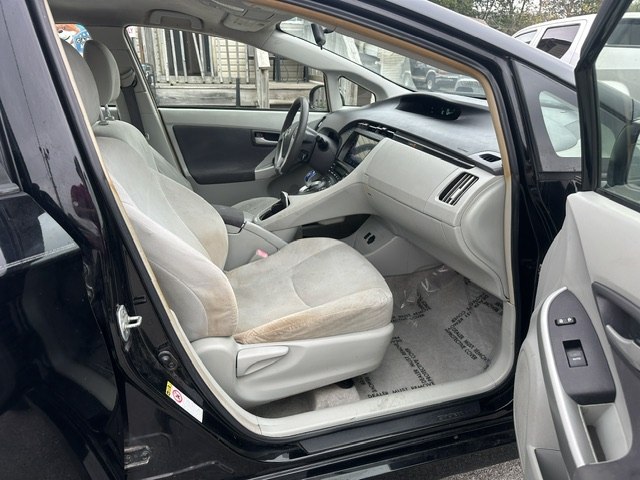 Photo 18 of this TOYOTA PRIUS
