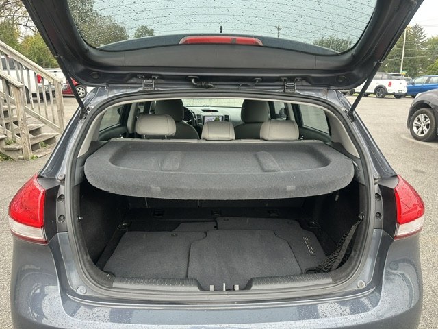 Photo 18 of this KIA FORTE