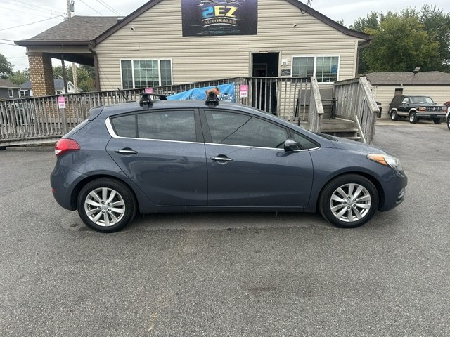 Photo 2 of this KIA FORTE