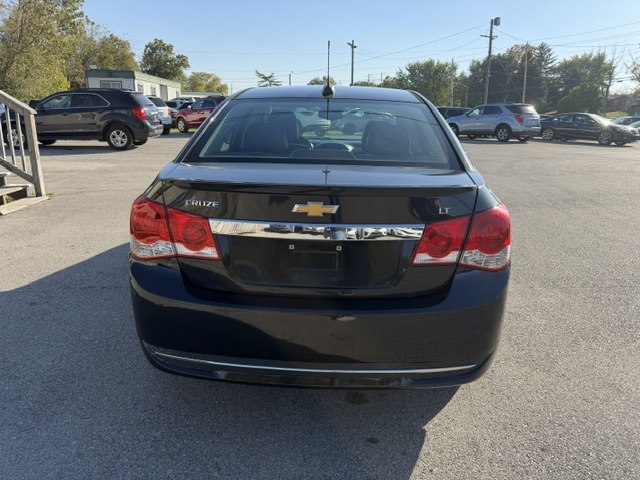 Photo 4 of this CHEVROLET CRUZE