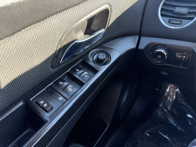 Photo 21 of this CHEVROLET CRUZE