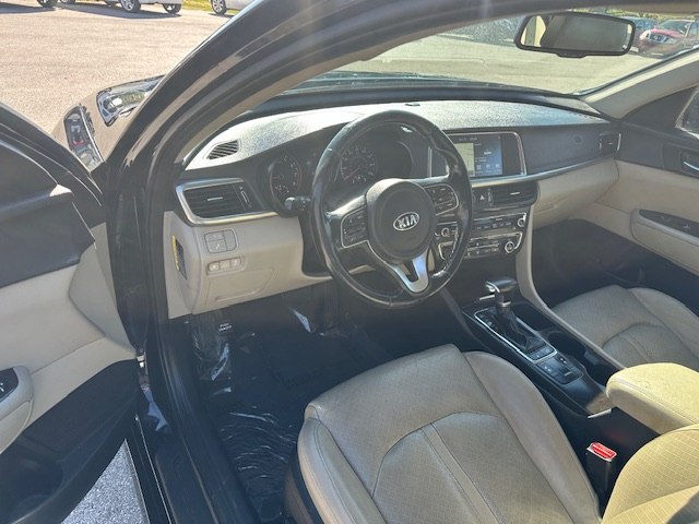 Photo 9 of this KIA OPTIMA