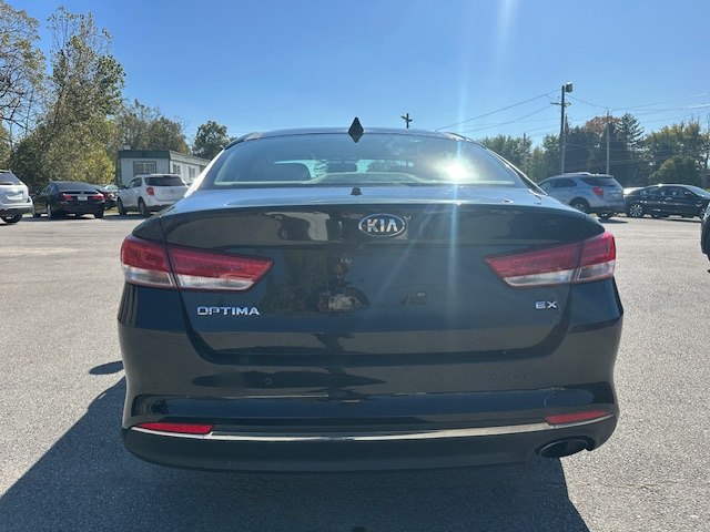 Photo 4 of this KIA OPTIMA