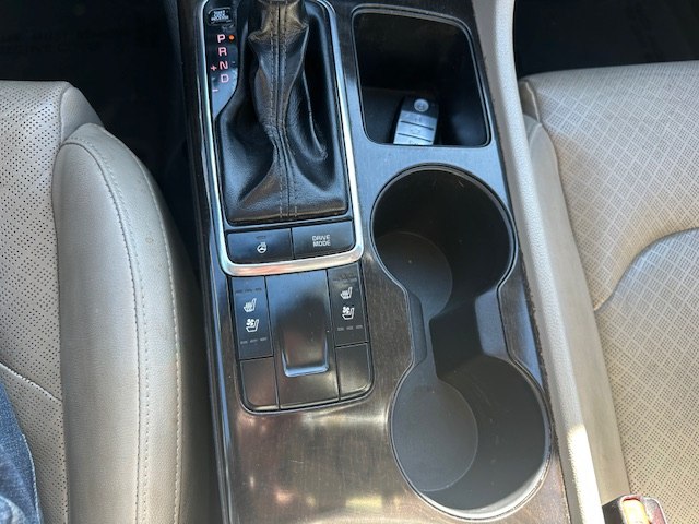 Photo 14 of this KIA OPTIMA
