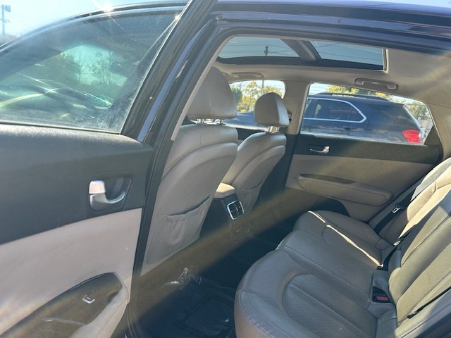 Photo 17 of this KIA OPTIMA