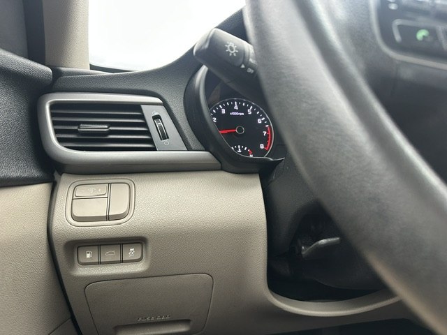 Photo 13 of this HYUNDAI SONATA