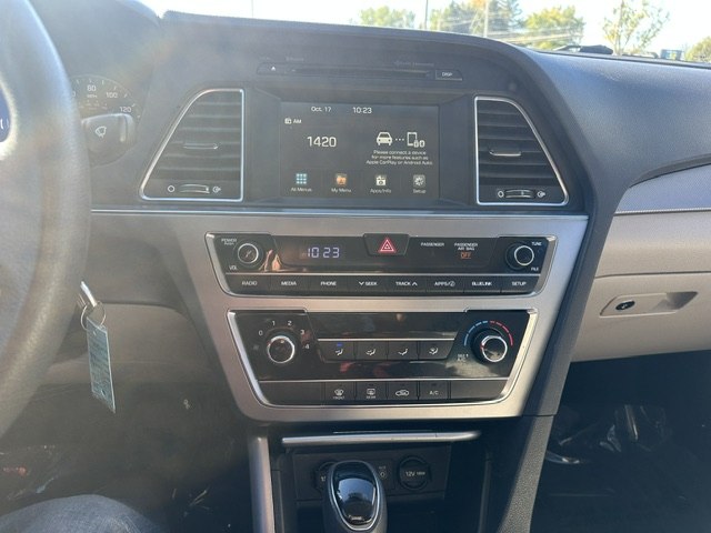 Photo 12 of this HYUNDAI SONATA