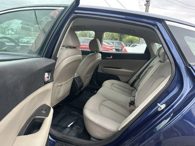 Photo 16 of this HYUNDAI SONATA