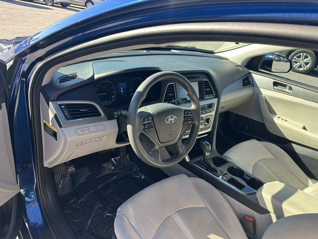 Photo 9 of this HYUNDAI SONATA