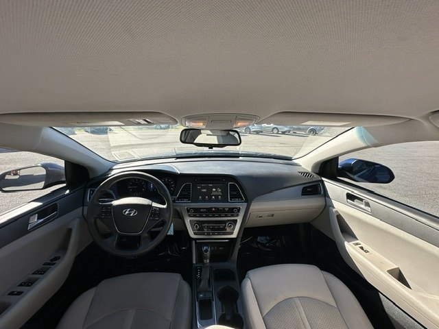 Photo 21 of this HYUNDAI SONATA
