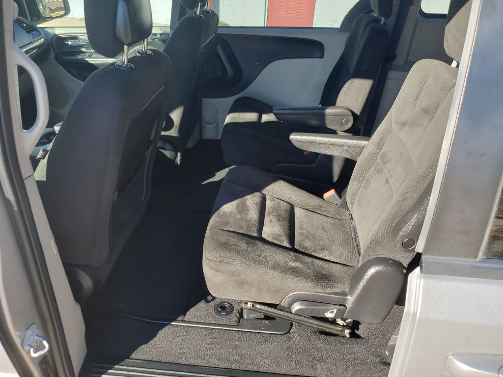 Photo 7 of this DODGE GRAND CARAVAN
