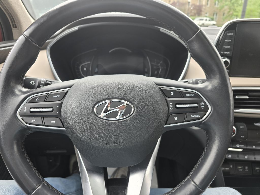 Photo 10 of this HYUNDAI SANTA FE