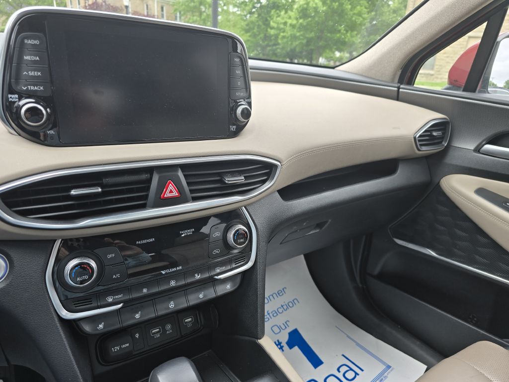 Photo 11 of this HYUNDAI SANTA FE
