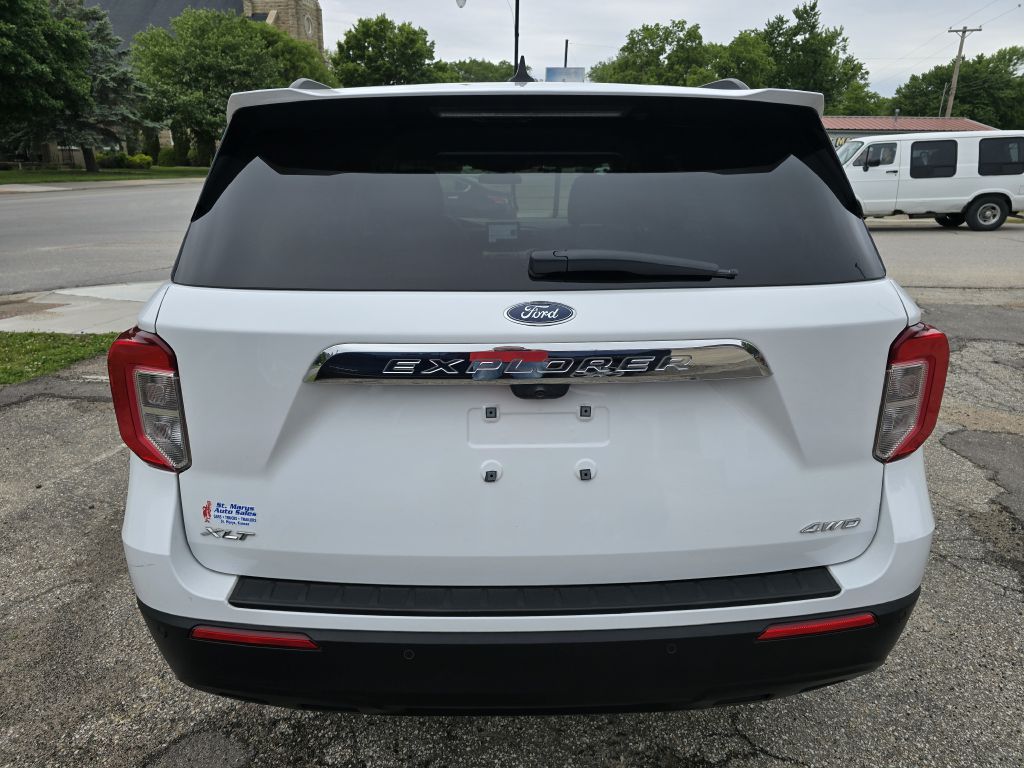Photo 3 of this FORD EXPLORER