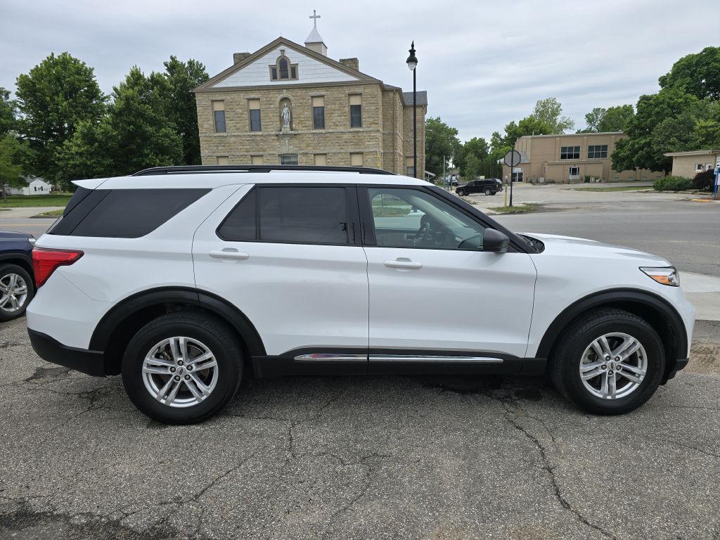 Photo 4 of this FORD EXPLORER
