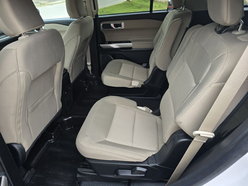 Photo 7 of this FORD EXPLORER