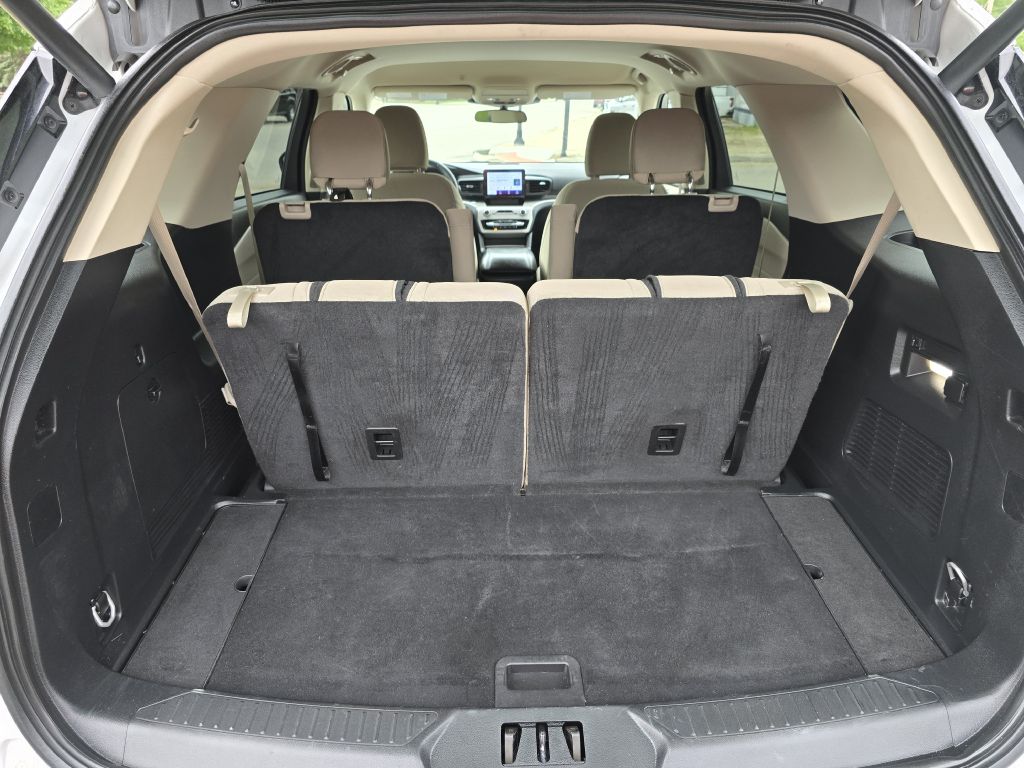 Photo 8 of this FORD EXPLORER