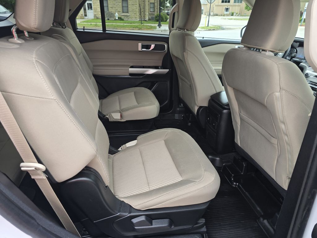 Photo 9 of this FORD EXPLORER