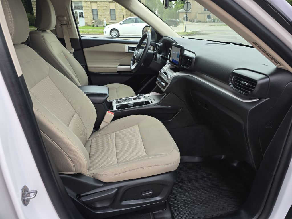 Photo 10 of this FORD EXPLORER