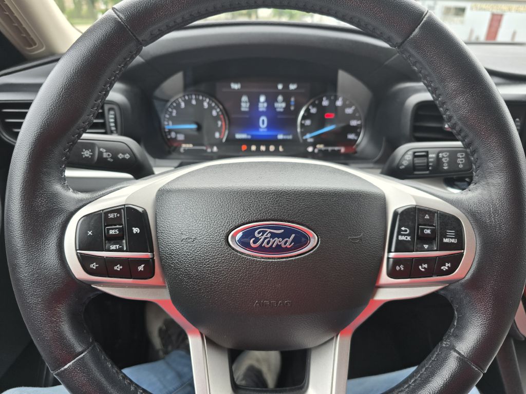 Photo 11 of this FORD EXPLORER