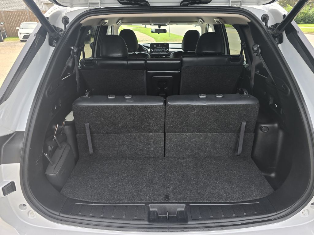 Photo 9 of this MITSUBISHI OUTLANDER