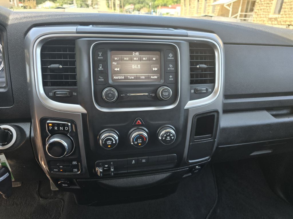 Photo 13 of this RAM 1500 CLASSIC