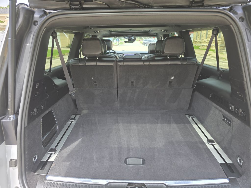 Photo 10 of this JEEP GRAND WAGONEER