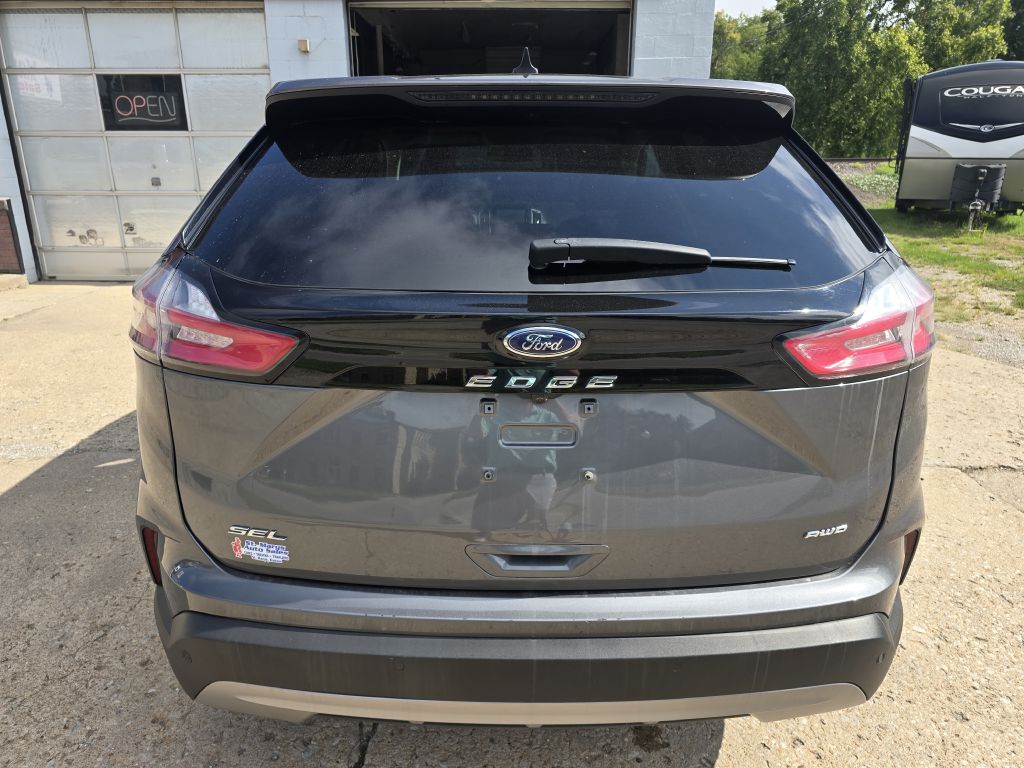 Photo 4 of this FORD EDGE