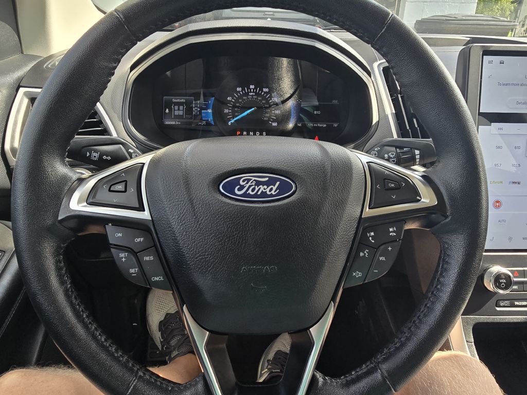 Photo 11 of this FORD EDGE
