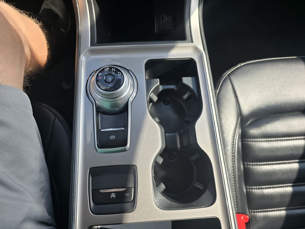Photo 14 of this FORD EDGE
